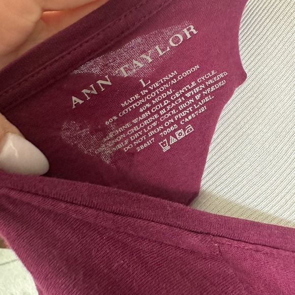 Ann Taylor Burgundy Long-Sleeve Tshirt Top EUC - Picture 4 of 4